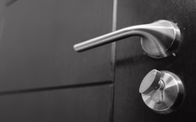 Jedna stylistyka w całym domu – jak dobrać klamki do drzwi wewnętrznych i zewnętrznych?